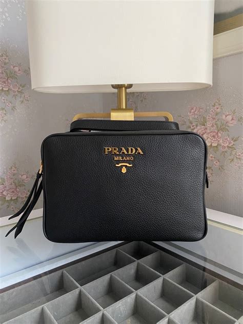 prada bandoliera in pelle vitello